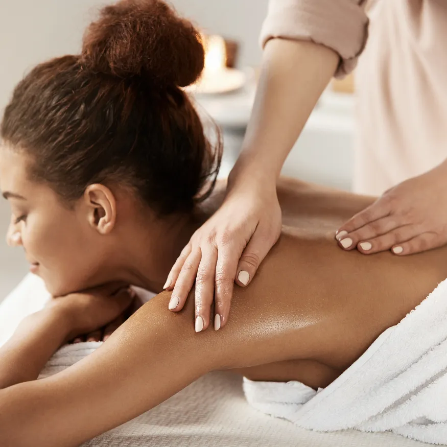 Prise en charge personnalisée pendant un massage Paris 17ème